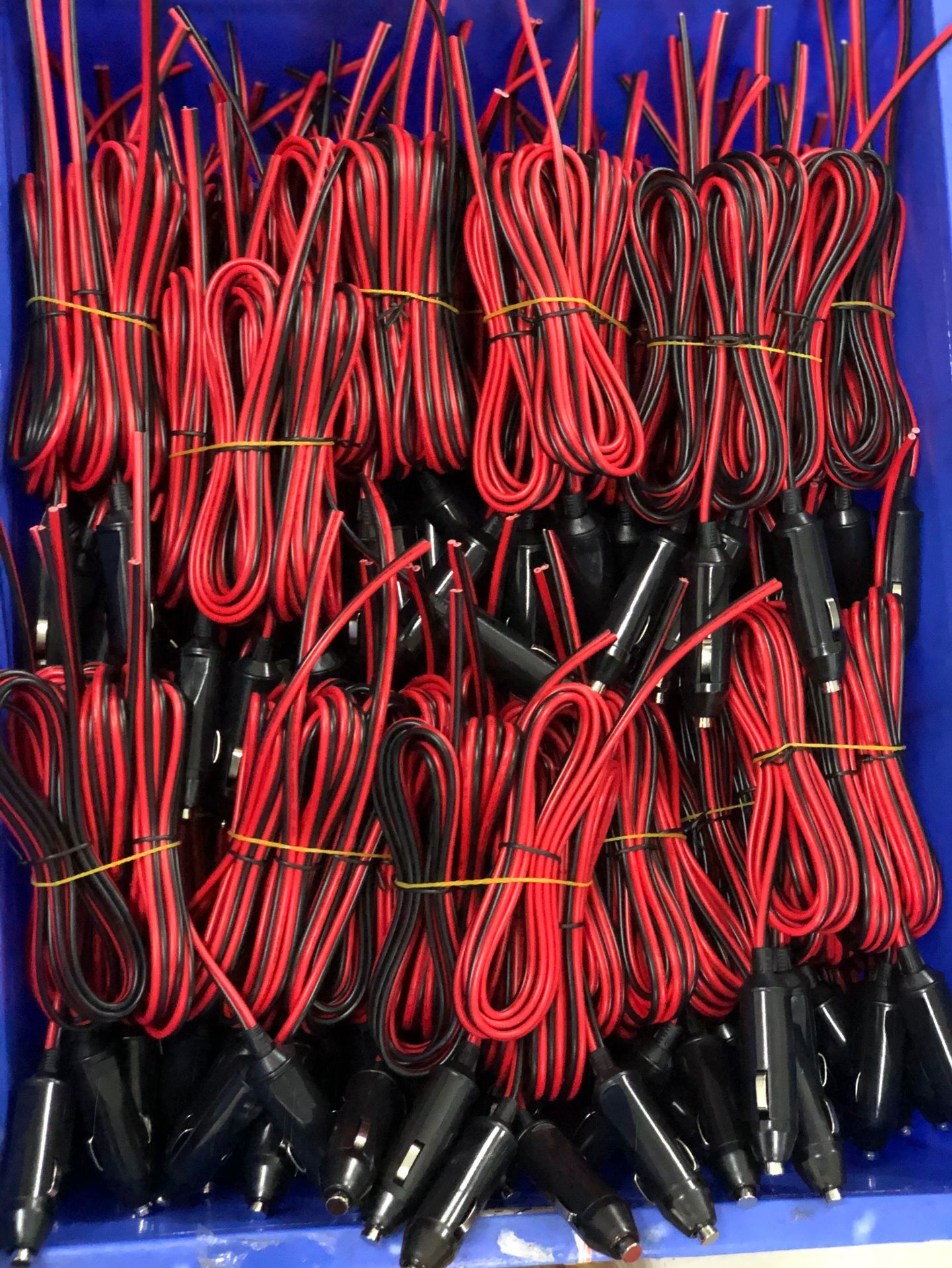 Car cigarette lighter plug 20A30A insurance high-power air pump power extension cord conversion bakelite high temperature resistance