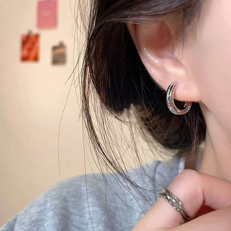 Pendientes círculo de plata 925 Pendientes de circón de color incrustado con diamantes para hombres y mujeres pendientes de nicho simples pendientes de pareja