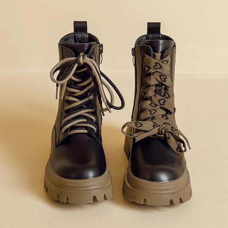 영국 스타일 마틴 부츠 여성 2024 새로운 봄 및 가을 싱글 부츠 스커트 미디엄 부츠가있는 블랙 두꺼운 부츠