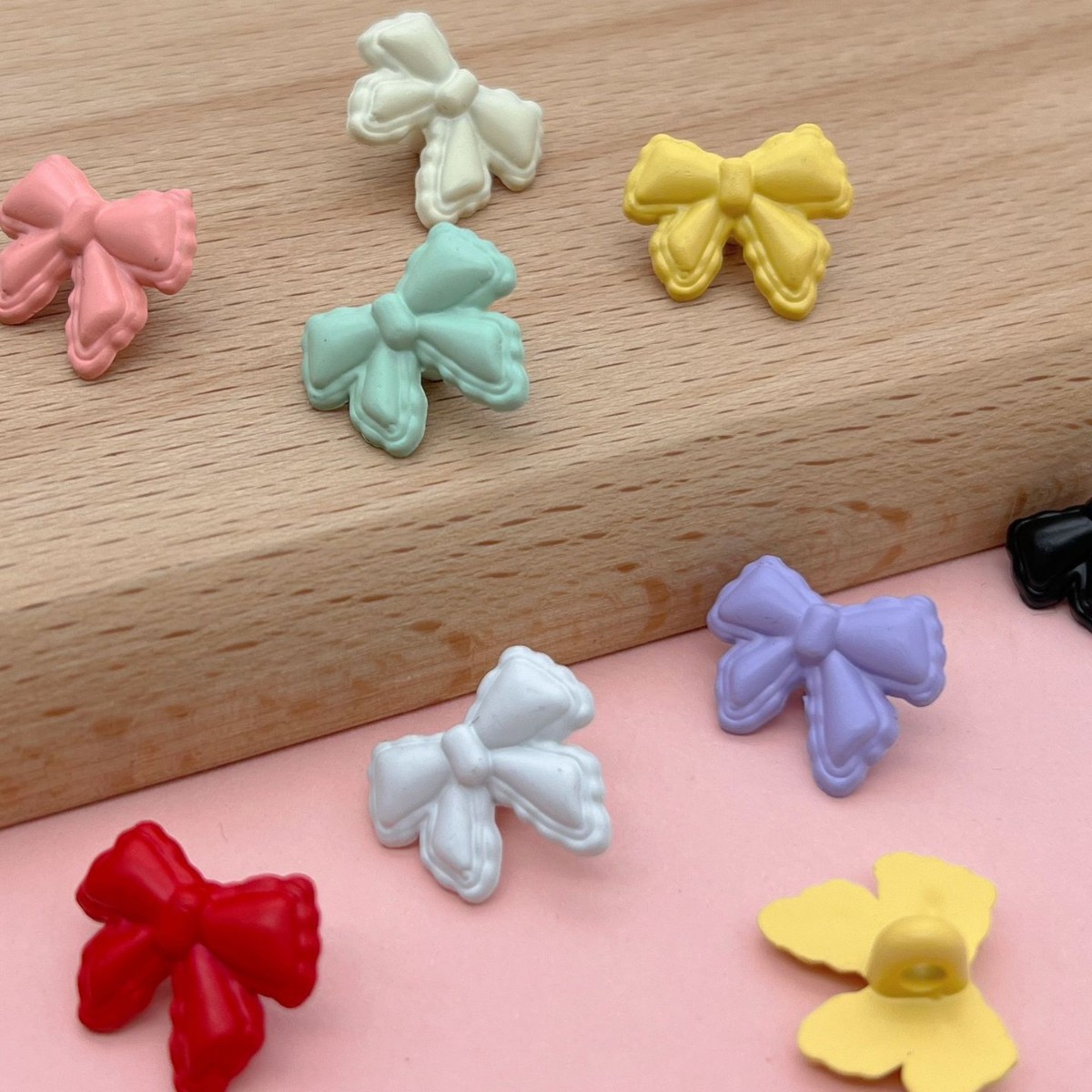 Three dimensional cute fashionable sweater with bow
