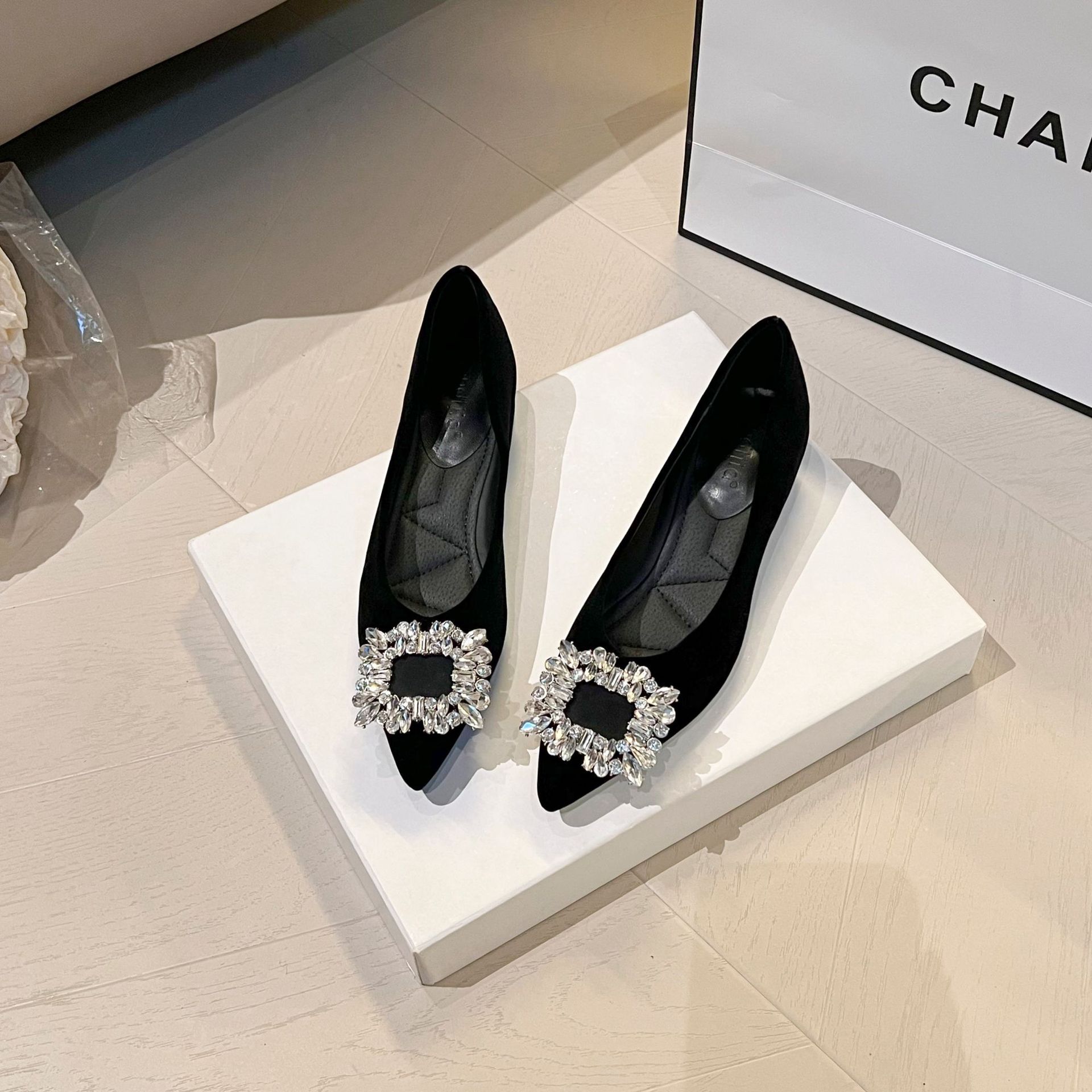 Demi-season solid color shoes flat with rhinestones low-cut heels…