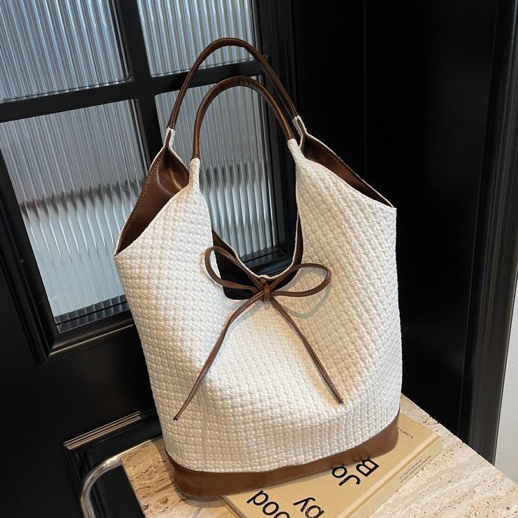 Bolsa de brazo coreana para mujeres 2024 nueva bolsa de hombro de gran capacidad versátil otoño y invierno bolsa de viaje super caliente