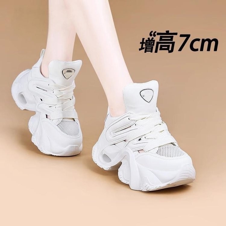 Pequeñas sandalias deportivas de suela gruesa para mujeres, zapatos huecos de verano 2026 nuevos zapatos de muffin cómodos