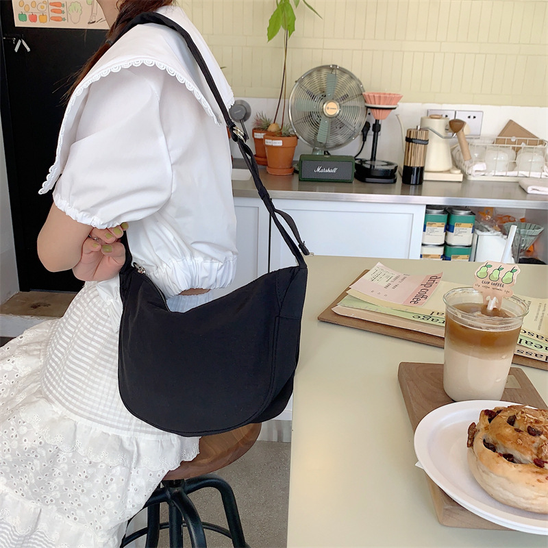 34194 ins Summer crossbody canvas bag for girls, nylon casual lightweight crossbody bag for students, single-shoulder dumpling bag undefined