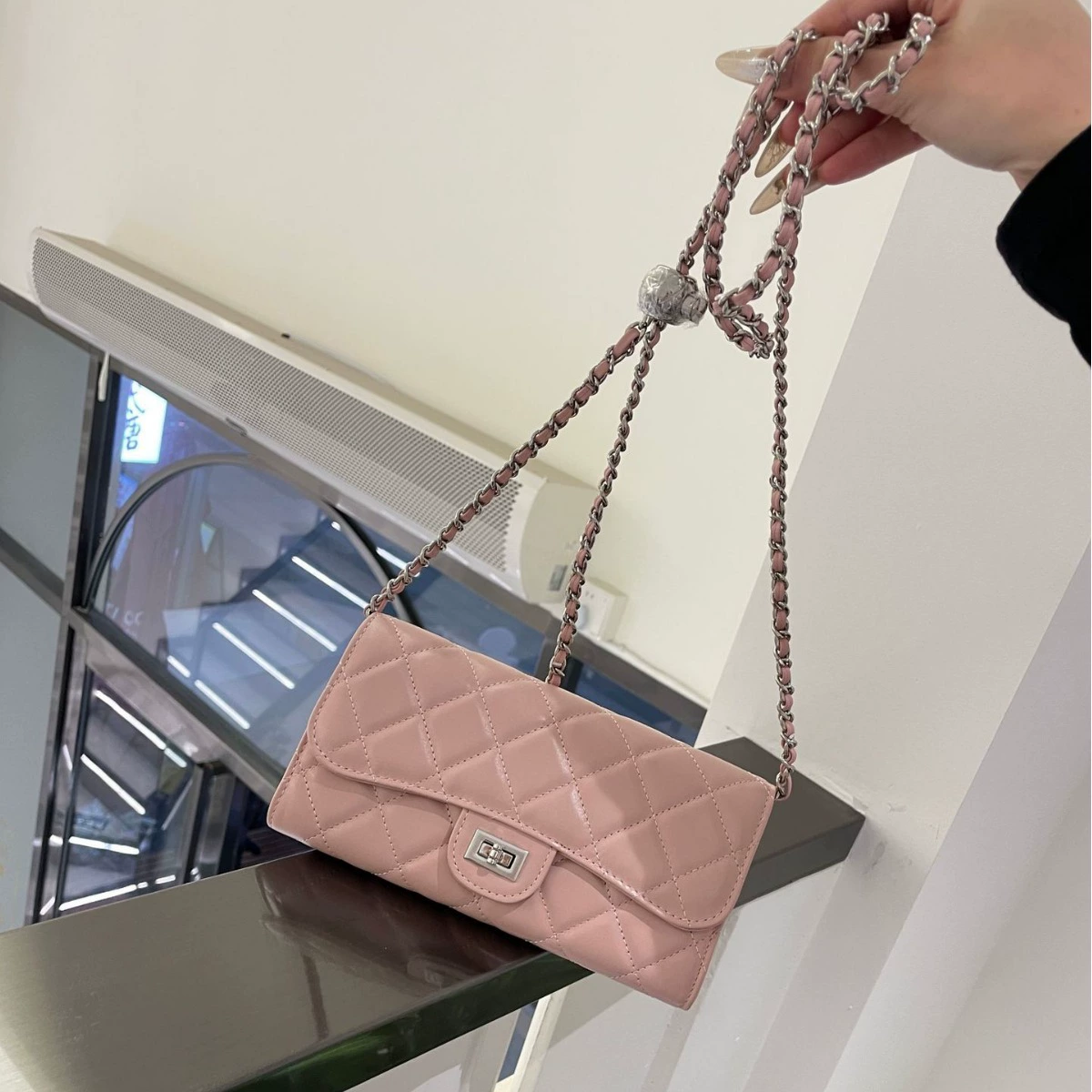 Маленькая кожаная сумка через плечо с изысканной цепочкой, в стиле Chanel, цепочная сумка