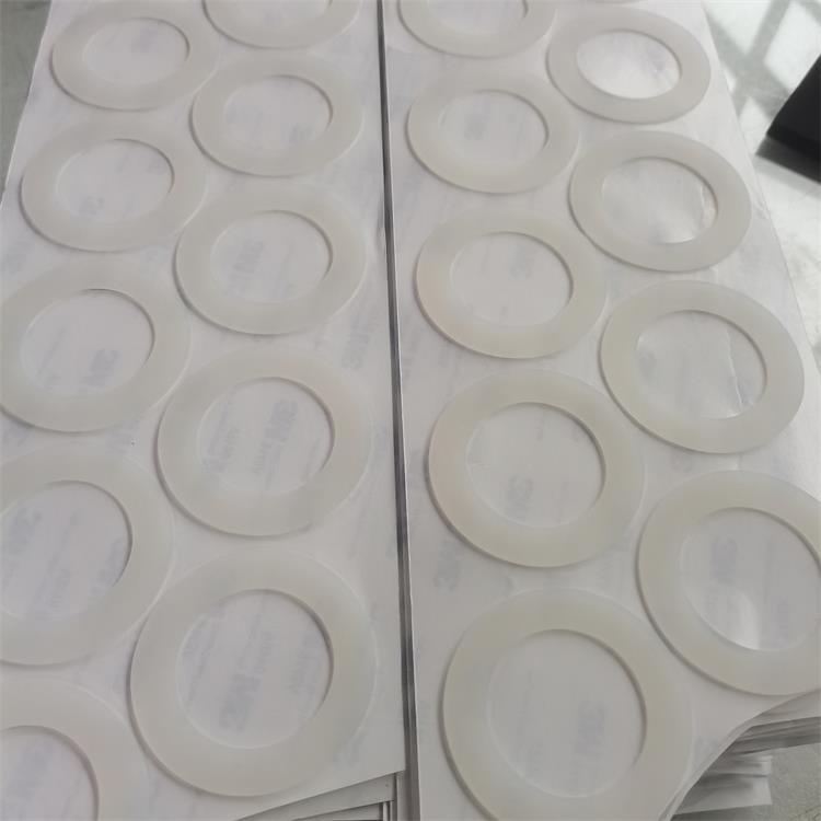 源头厂家现货本色背胶硅胶垫片量大从优 自粘防滑透明硅胶脚垫