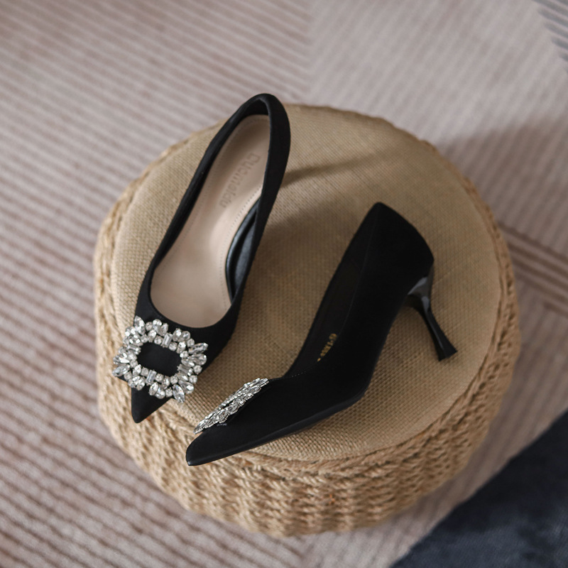 블랙 (스웨이드 7cm 힐 높이)