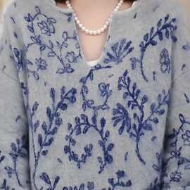 高级皇室拉绒蓝色青花瓷V领山羊绒针织衫韩系宽松毛毛打底衫