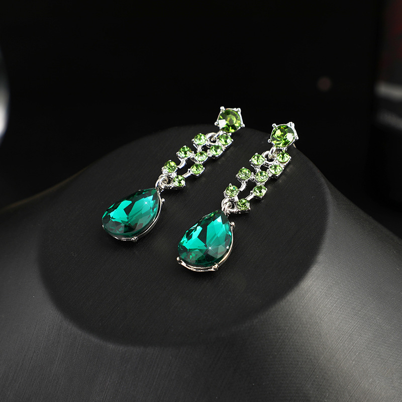 欧米の水晶の宝石のネックレスのイヤリングのセットの精巧でファッション的な気質の新婦のアクセサリのパーティーの高級な2つのセット