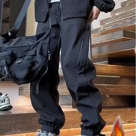 冲锋裤男款设计冬季感魔术贴束脚直筒登山裤子美式机能黑色工装裤