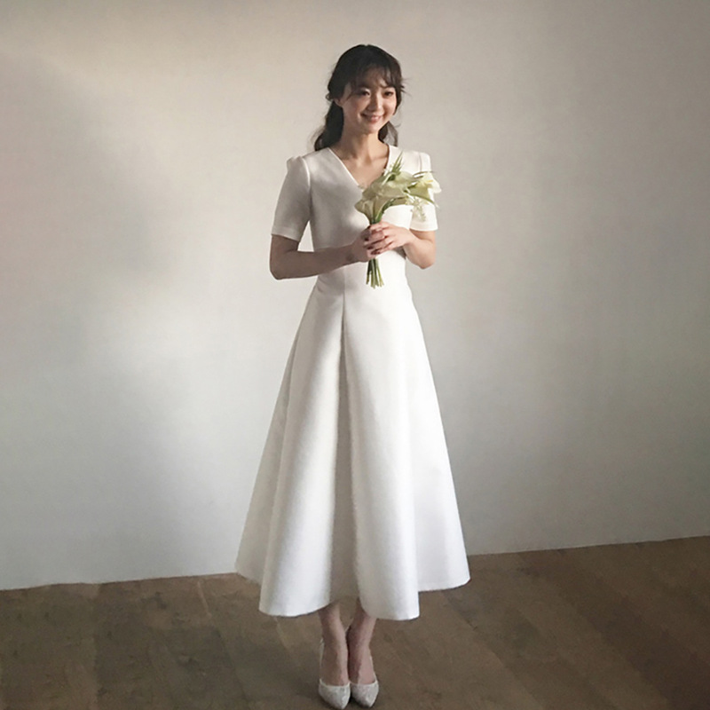 Korean-style light wedding dress satin mid-length short sleeve arm-covering slimming simple outdoor travel photo engagement dress