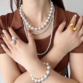 项链;耳环;耳钉