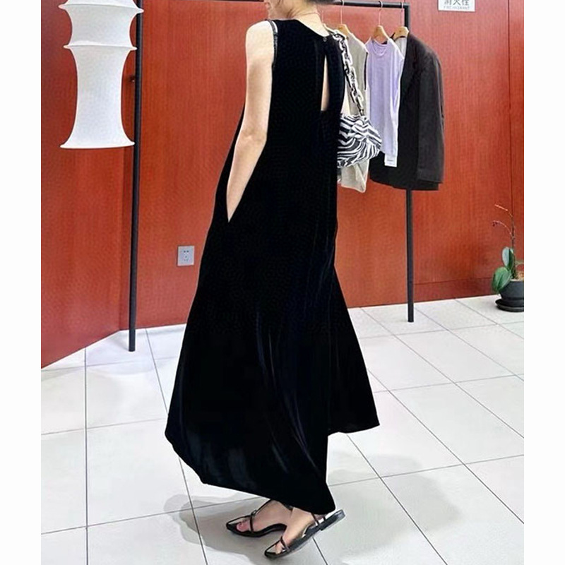 High-End Exquisite Dress 2025 Autum New French Niche Fashion Silk Velvet Loose Sleeveless Long Skirt High-End Exquisite Dress 2025 Autum New French Niche Fashion Silk Velvet Loose Sleeveless Long Skirt