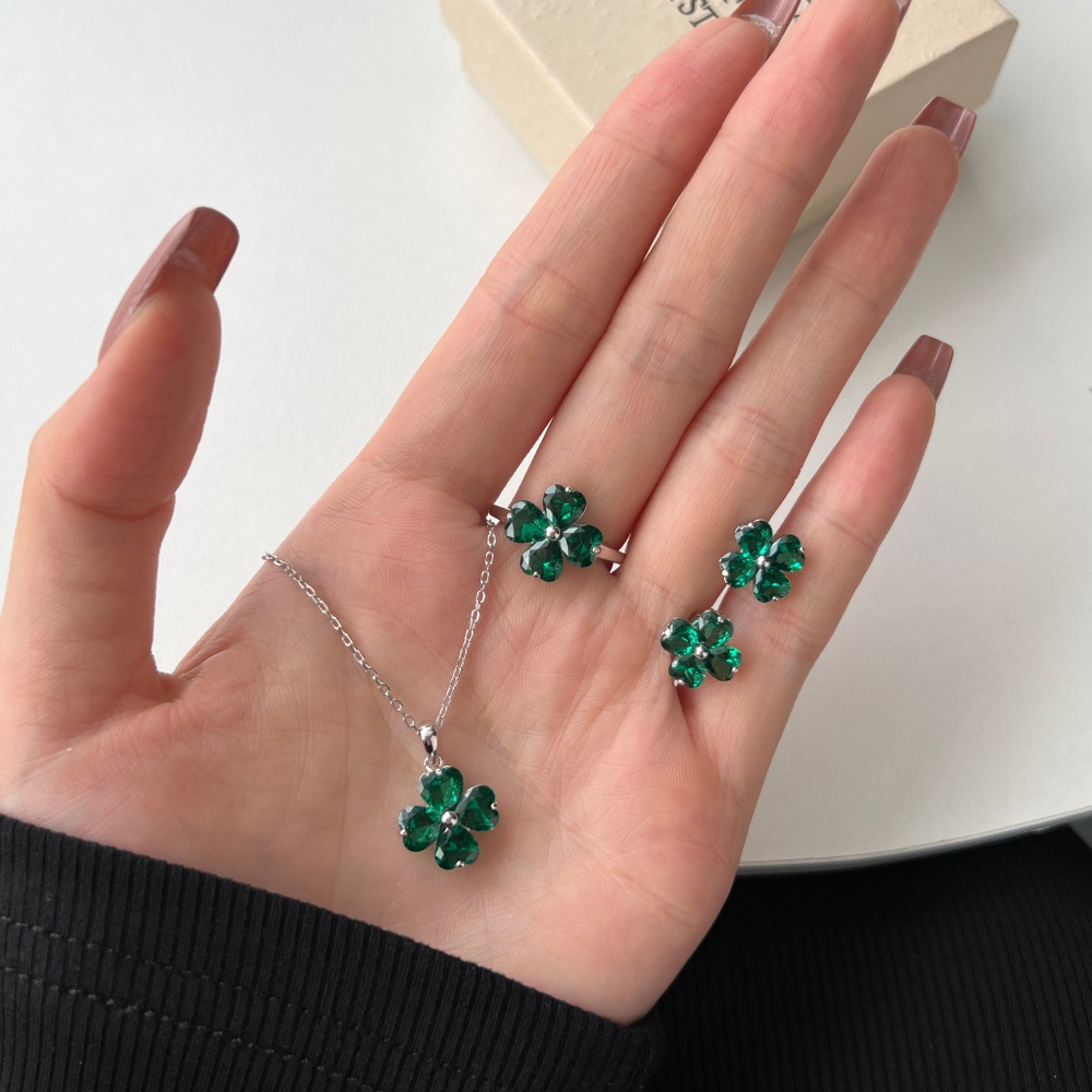 2g Weight Rings Classification 5, 6, 9 Ring Size 1 Piece Quantity Date, Tea Party Occasion 925 Sterling Silver Material Four Leaf Clover Pattern Women's Gender Plating Design Elegant, Glam Style 925 Sterling Silver Four Leaf Clover Rings 5