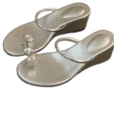 Feng Shui coreano con zapatillas de dedo de diamante para mujeres con falda de verano y zapatillas de cama plana con zapatillas de cama