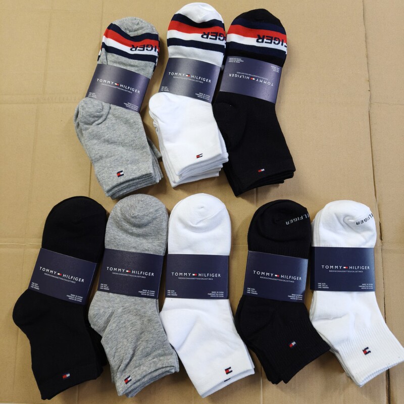 Wholesale Export Tommy Men's and Women's Socks Mid-Tube Pure Color Black and White Gray Business Socks Four-Season Cotton Socks One Card Three Pairs