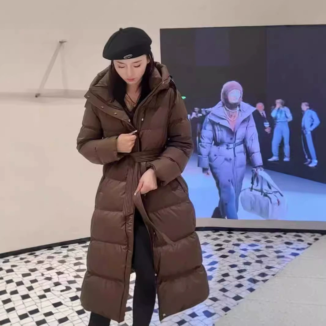 Длинное зимнее пальто-пуховик 2025 года в корейском стиле с капюшоном, приталенное, утепленное, модное, для женщин