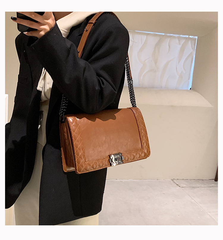 New Retro Chain Personality Shoulder Bag Casual Texture Messenger Small Square Bag display picture 9