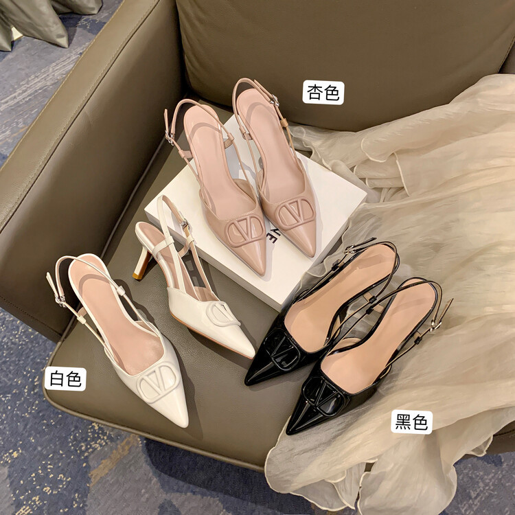 Fashionable elegant high heels pointed-toe made of patent leather