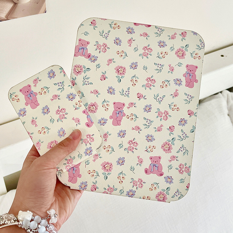 Espejo plegable de dibujos animados de escritorio de pie espejo de maquillaje dormitorio de estudiantes lindo portátil mini espejo al por mayor