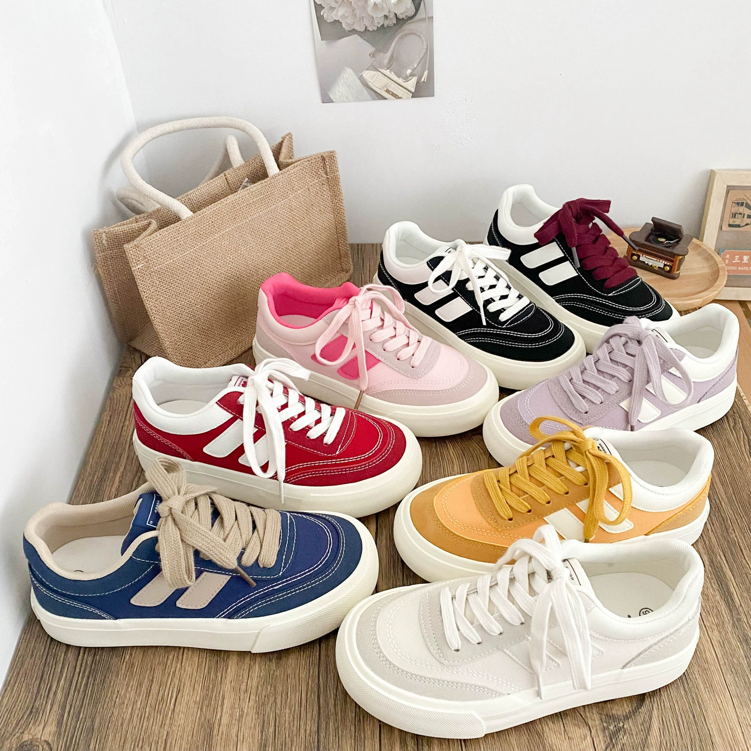 H988 Ретро кроссовки в американском стиле в гонконгском стиле, женские весенне-осенние новые универсальные повседневные парусиновые туфли на платформе 2023 года, белые туфли