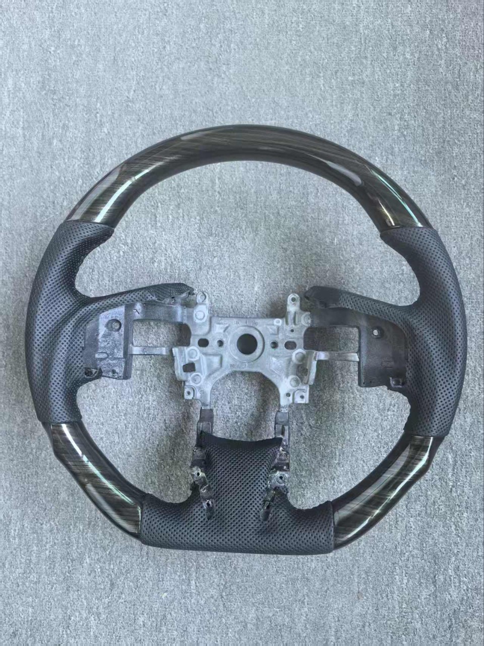 Suitable for Honda URV and Acura CDX, peach wood steering wheel, sporty flat-bottomed model, modified by the original manufacturer