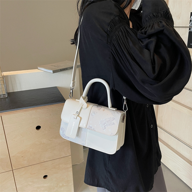 Bolso popular de este año 2025, otoño nuevo pequeño fresco mariposa bolso de hombro de mujer, bolso de empalme de moda