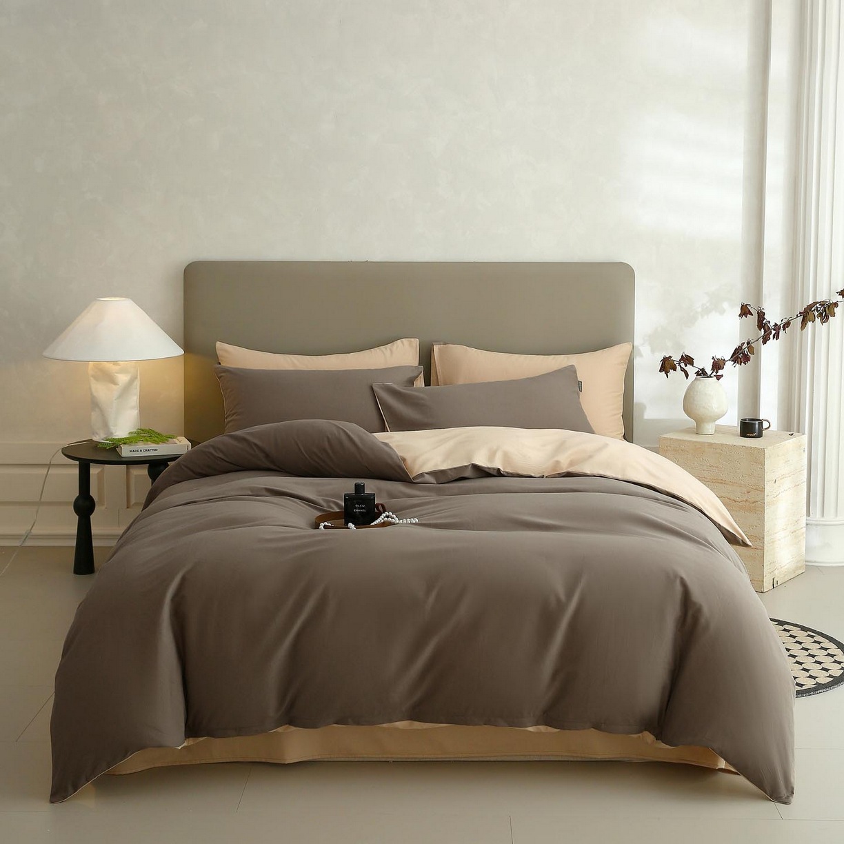 Algodón simple de cuatro piezas, una clase de madres y bebés, cuatro piezas, 100 piezas, cuatro piezas más gruesas, lujo ligero, sensación de alta calidad.