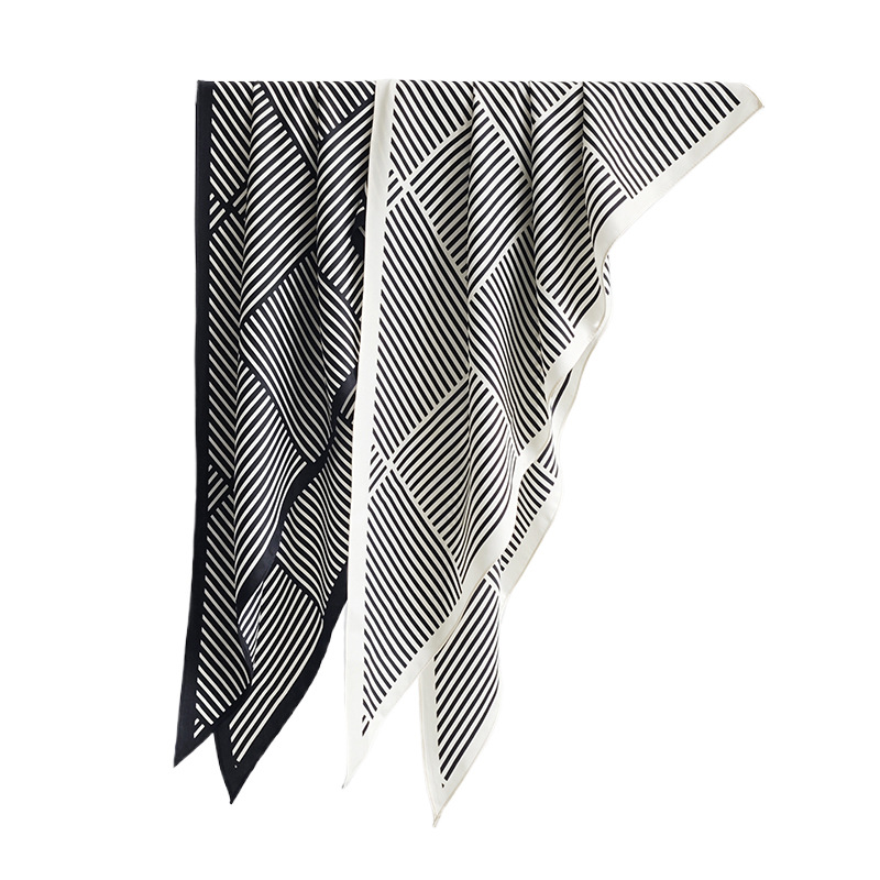 Toalla triangular estampada a rayas de estilo simple, tendencia coreana, decoración de viajes de mujer de estilo moderno, bufanda delgada de sarga