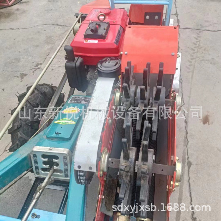 自走式单行玉米收获机 小型家用掰棒子扒皮玉米收割机 秸秆粉碎机