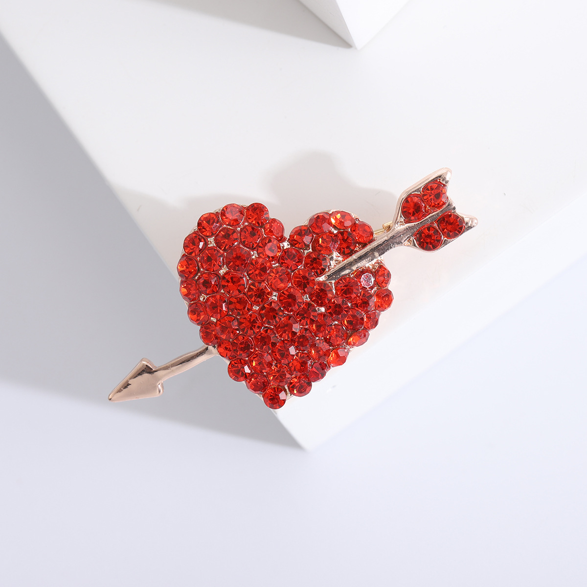 Ig Style Shiny Heart Shape Arrow Alloy Inlay Rhinestones Women's Brooches display picture 1