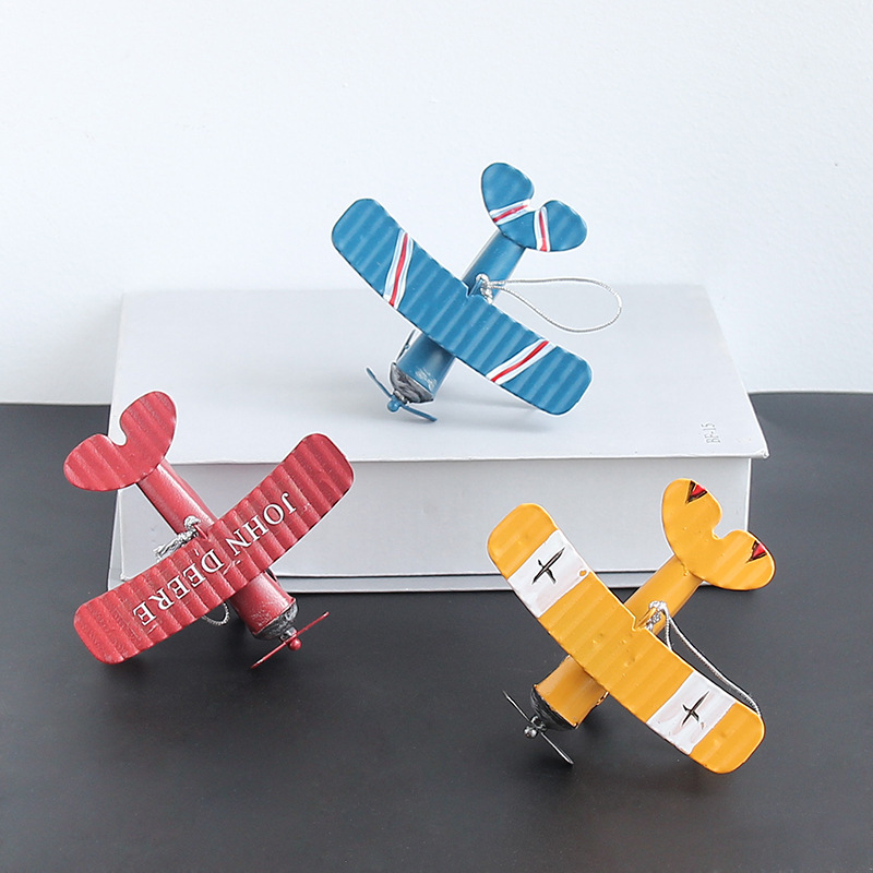 Modelo de avión de hierro forjado retro decoración creativa pequeña navegación artesanía sala de estar decoración de dormitorio decoración