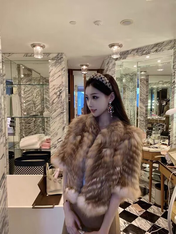 琥珀贵夫人披肩斗篷稀有狐狸毛车条皮草女时髦百搭中袖短款外套女|undefined