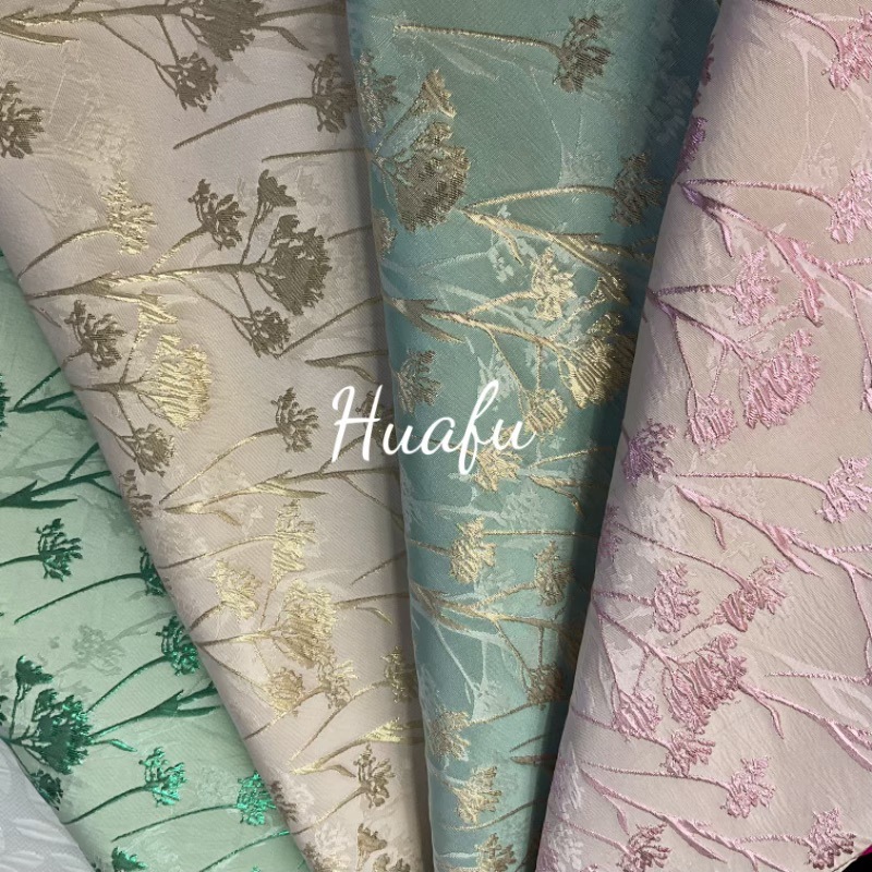 2024年厂家直销新款金线提花面料立体连衣裙色织面料