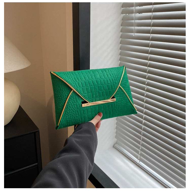 Foreign trade trend new envelope bag 2023 spring contrast color personalized clutch bag fashion simple foreign style women's bag_voghion.com