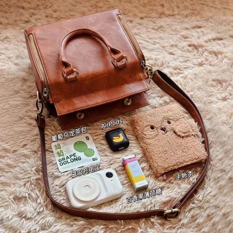 Q4C Bag Women's Crossbody Bag Design Niche High-End Handbag Large Capacity Tote Bag Versatile Autumn and Winter Work Clothing