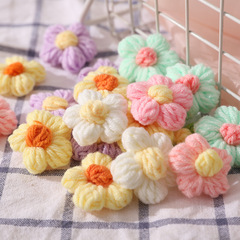教師の日の母の日の手作りの編み色の毛糸の花の泡芙の小さい花の祝日の装飾の服装のアクセサリのヘアピン