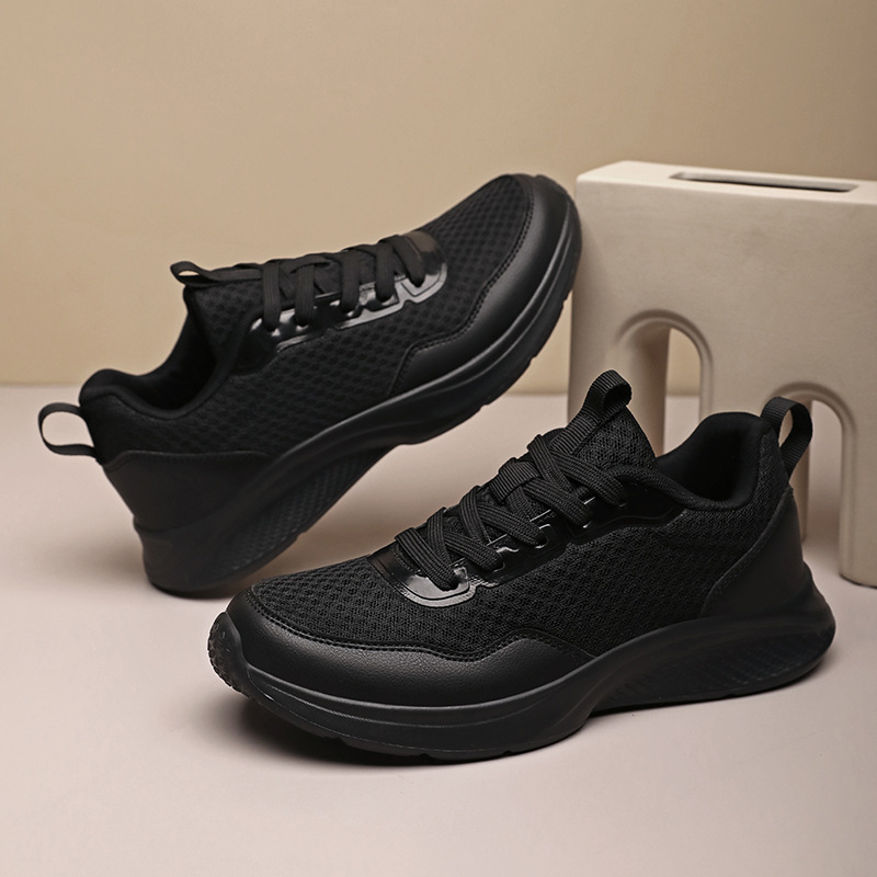 Summer breathable thin lightweight running sneakers for leisure