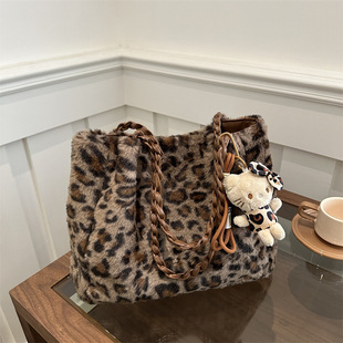 �������yë�q���ذ���Ů2024�¿�r��朗l�μ���ٴ�ëëб���