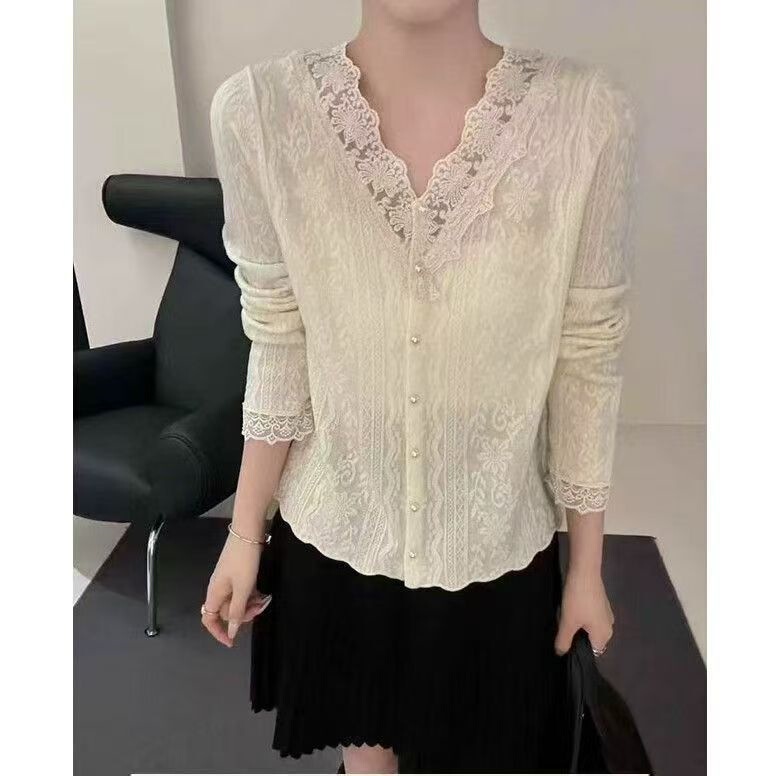 Gentle lace base cardigan, new autumn/winter 2026, loose-fitting, slimming, versatile knitted top with lace trim, milky white