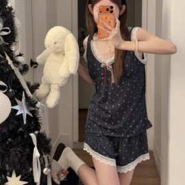 夏季冰丝睡衣女蕾丝 V 领吊带短裤套装甜美少女宽松家居服