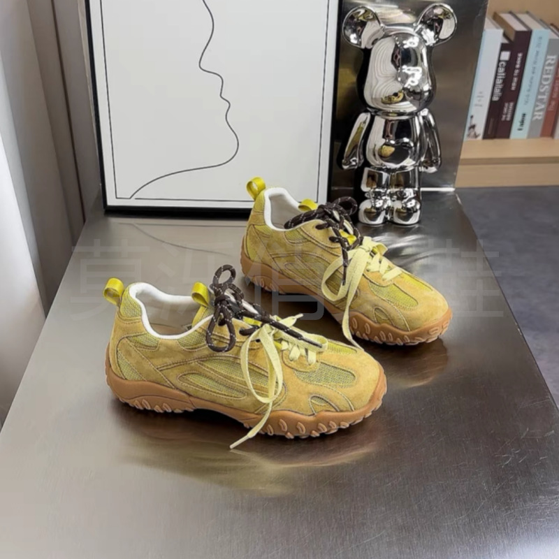 Zapatos deportivos transpirables de malla de verano para mujeres 2024 nuevos zapatos casuales de altura pequeña con suela gruesa Agan