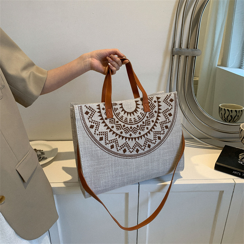 Fashionable and simple trendy casual women's bag 2023 autumn new style commuter handbag single shoulder armpit tote bag_voghion.com
