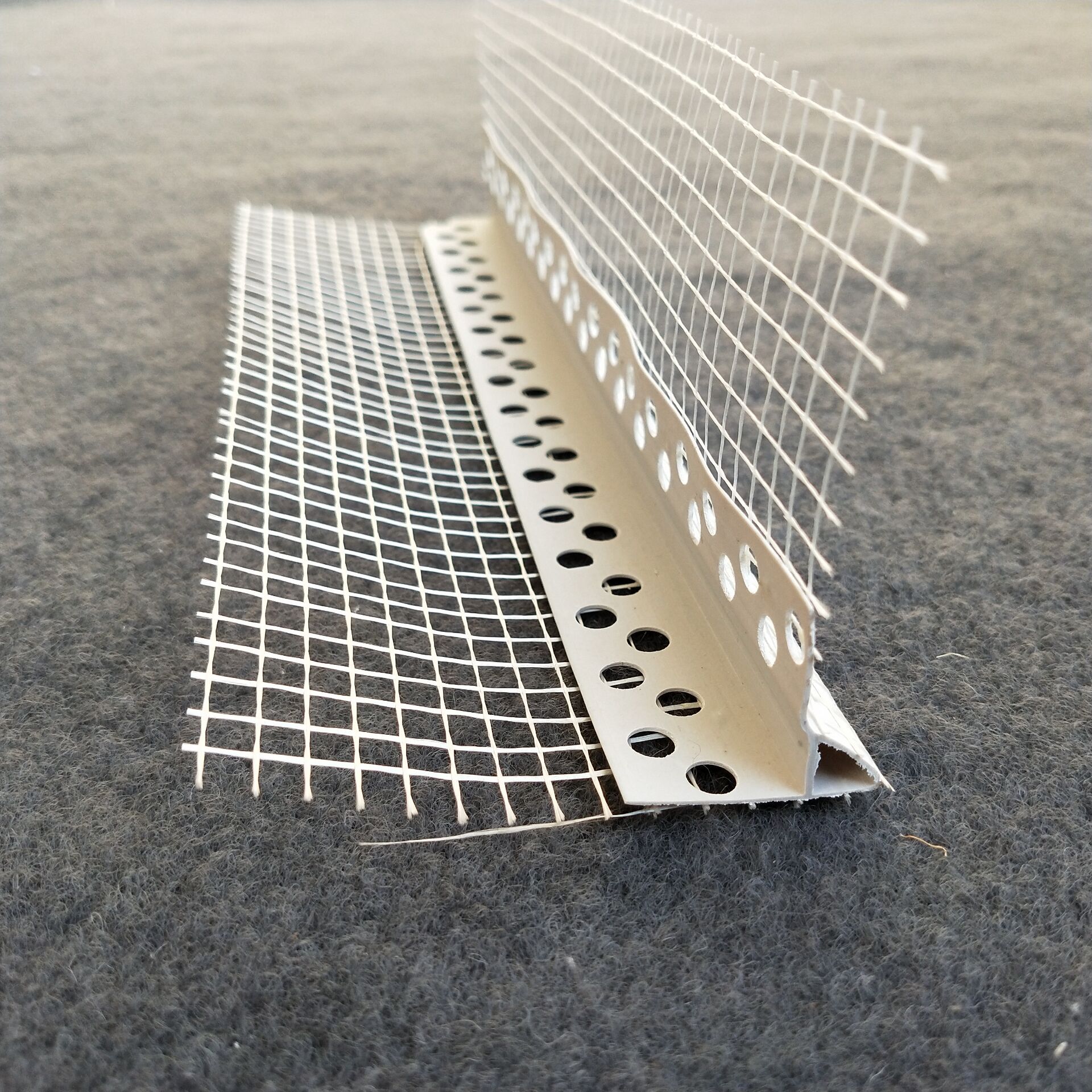 PVC小号滴水线条 外墙房檐下阳角滴水线 三角嘴滴水带网格布