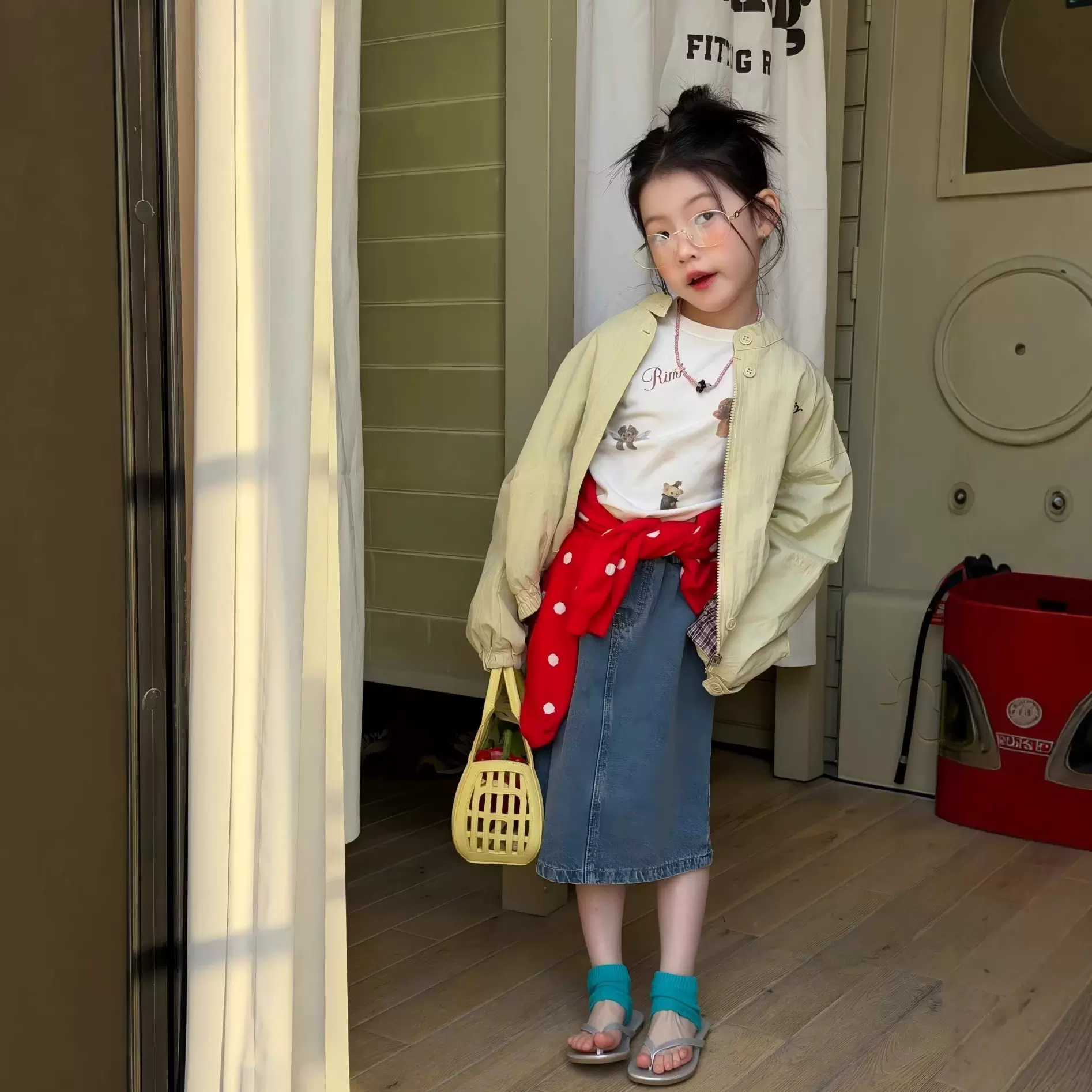 女童外套儿童夹克春季2026新款女孩洋气时髦立领开衫韩系牛仔裙