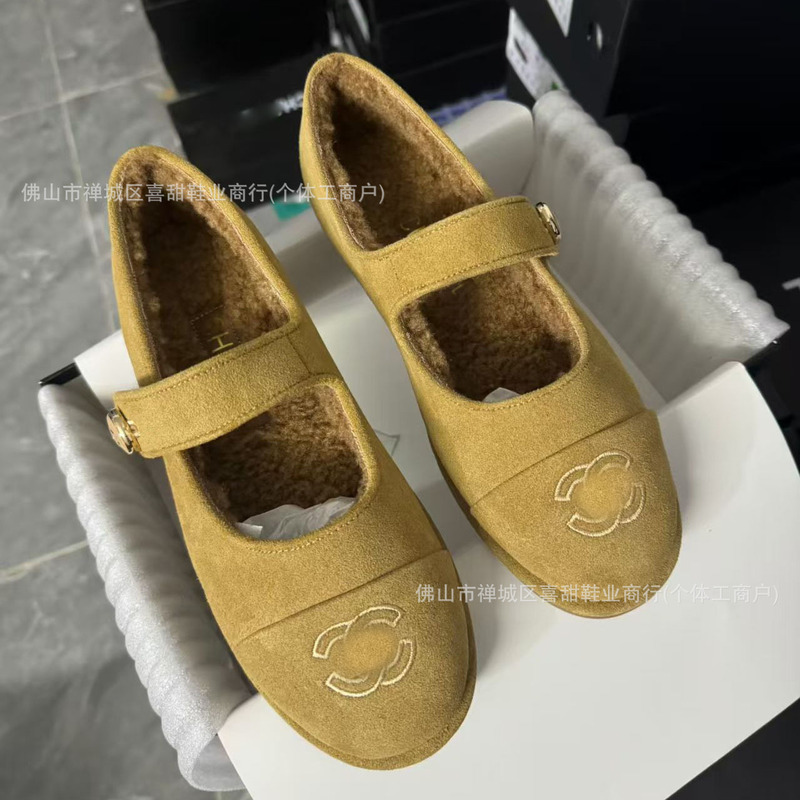2025 New Autumn and Winter Style Small Fragrant Lamb Wool Round Toe Flats Loafers for Women, Versatile Slip-On Shoes for Women 2025 New Autumn and Winter Style Small Fragrant Lamb Wool Round Toe Flats Loafers for Women, Versatile Slip-On Shoes for Women