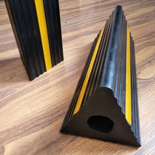 批发橡胶轮挡便携式轮档止滑器 汽车三角木挡车器斜坡垫 车轮阻退