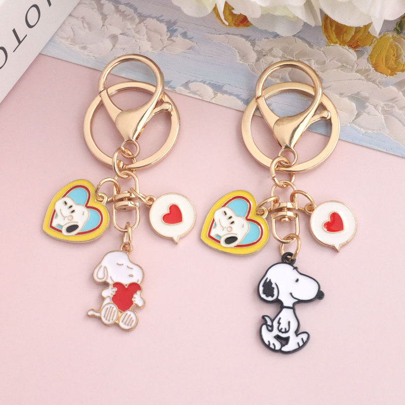 Cute Cartoon Snoopy Alloy Keychain Female Couple Accompanying Gift Bag Hanging Ornaments Keyring Schoolbag Pendant
