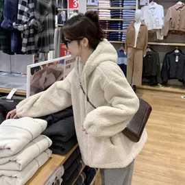 其他短外套;连衣裙;女式T恤