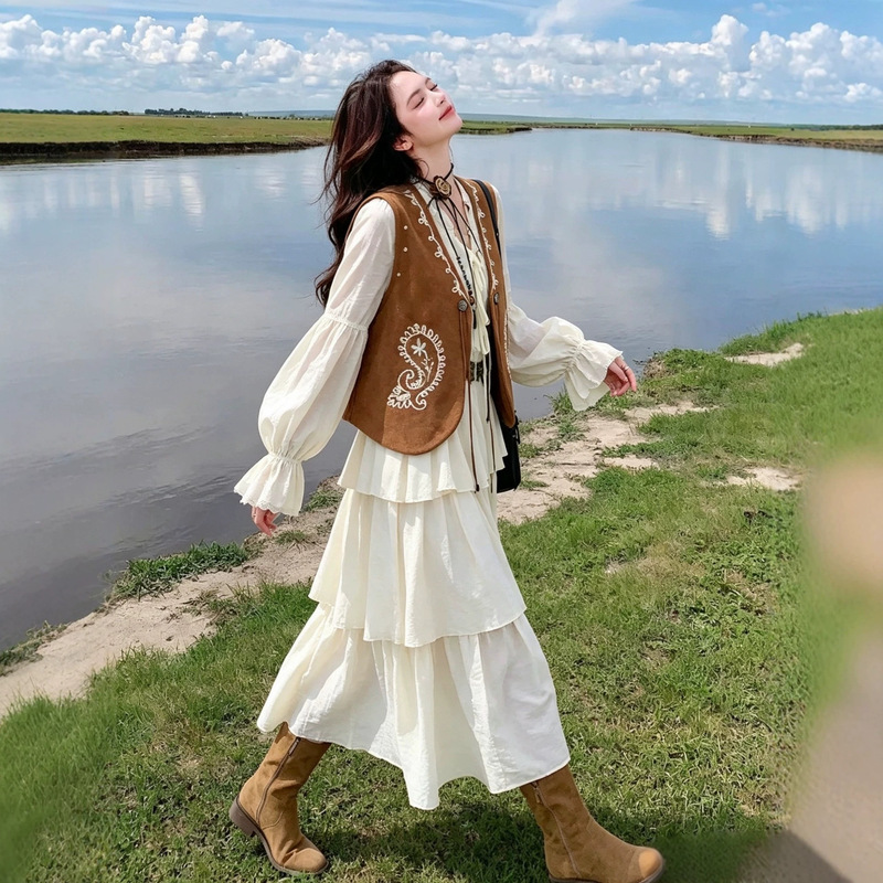 Amazon European and American Cross-Border Foreign Goods Retro Ethnic Style Fashion Embroidered Tassel Design Casual Loose Cardigan Vest Amazon European and American Cross-Border Foreign Goods Retro Ethnic Style Fashion Embroidered Tassel Design Casual Loose Cardigan Vest